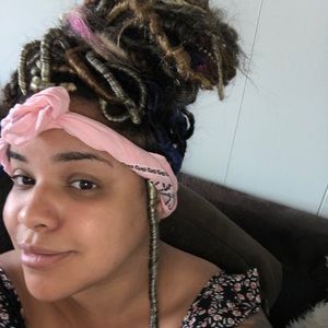 Meet your Posher, Alexia